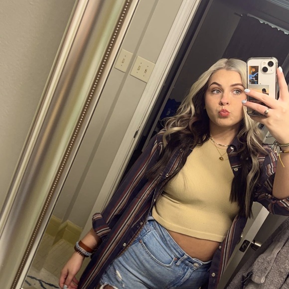 Meet your Posher, Alizabeth - Picture 4 of 5